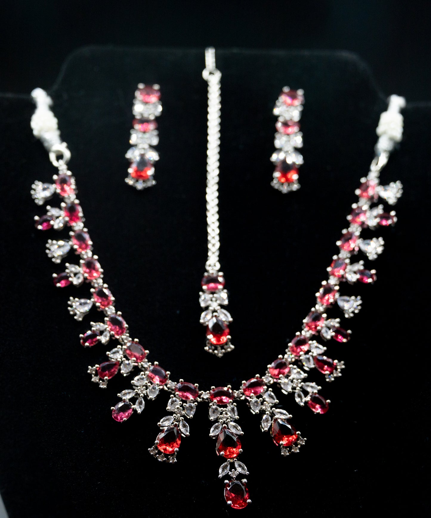 Necklace set with Red stones