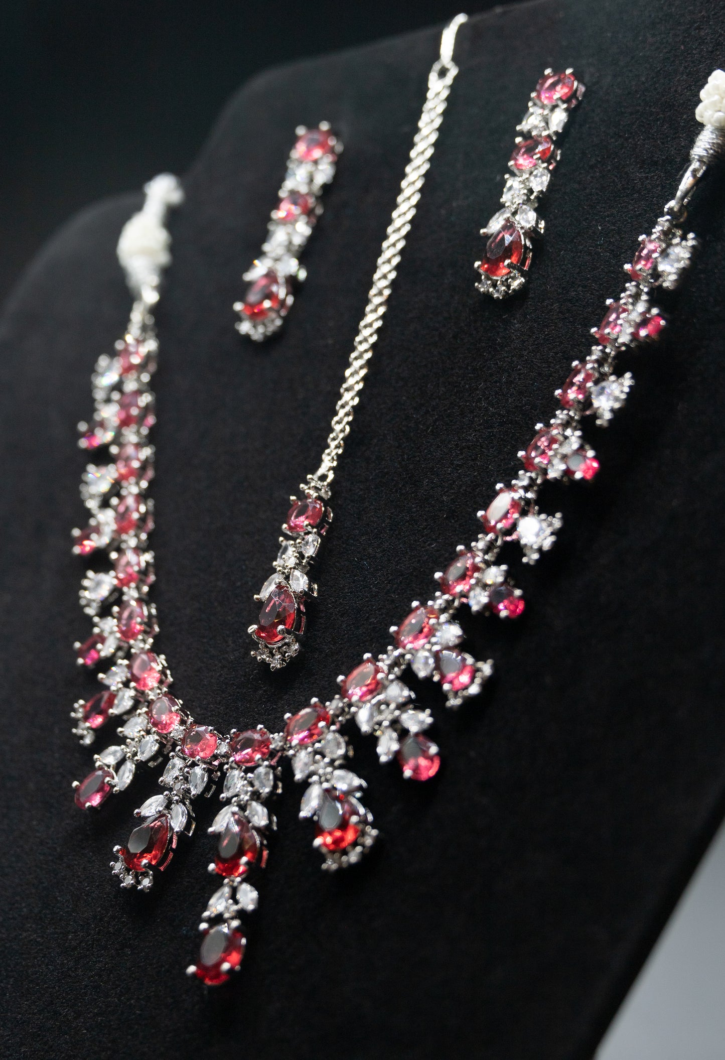 Necklace set with Red stones
