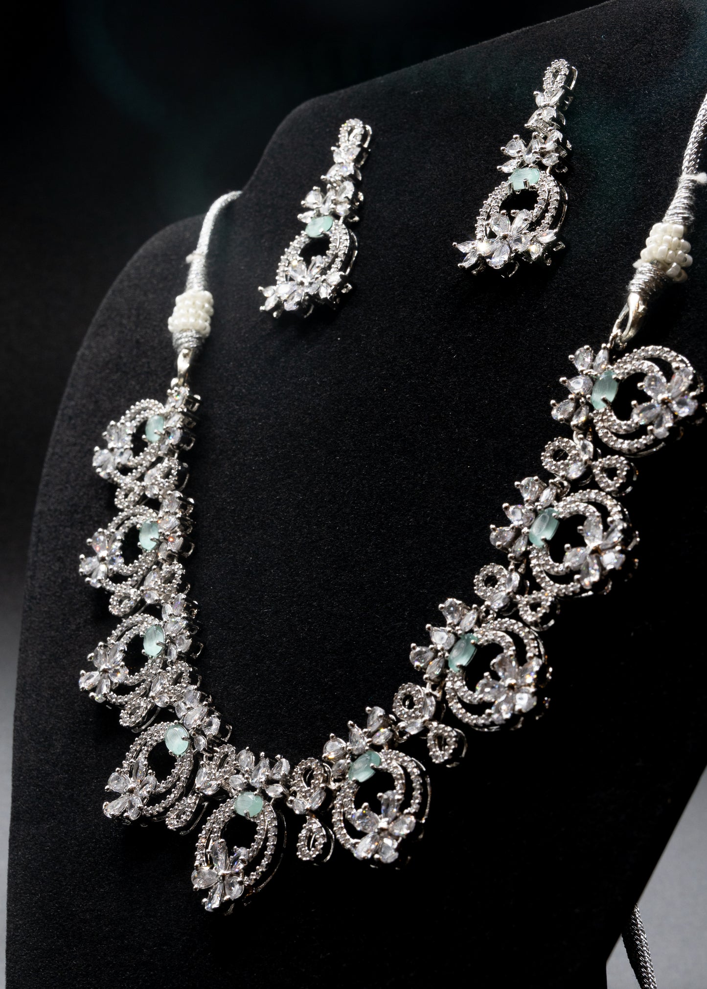 Sllver platted necklace set with ocean blue stones